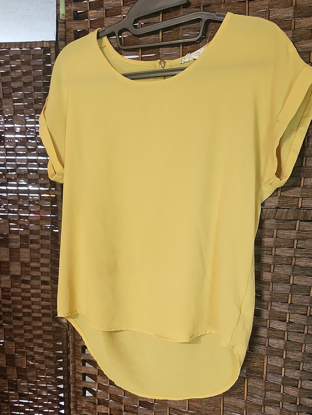 ❤️3 For 10.❤️Pink Rose Yellow Short Sleeve Blouse